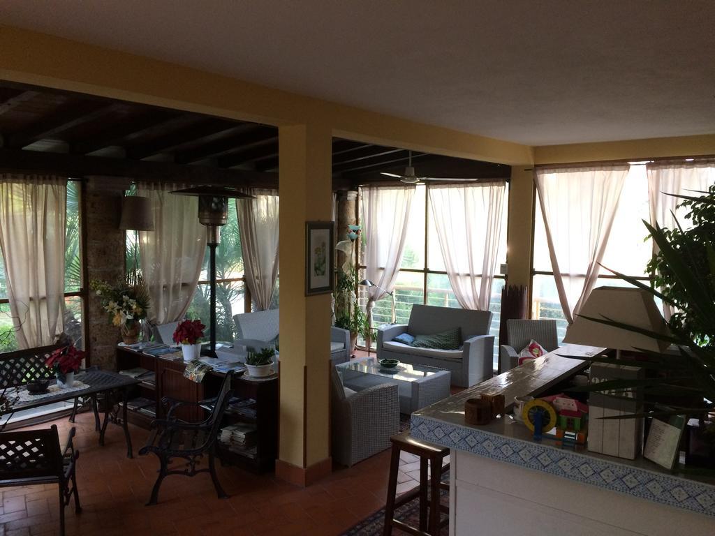 Clarice Hotel Castelnuovo Di Porto Bagian luar foto