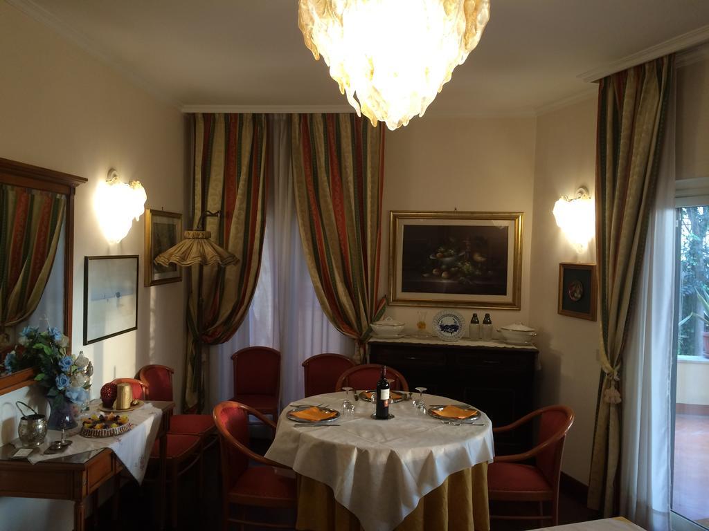Clarice Hotel Castelnuovo Di Porto Bagian luar foto