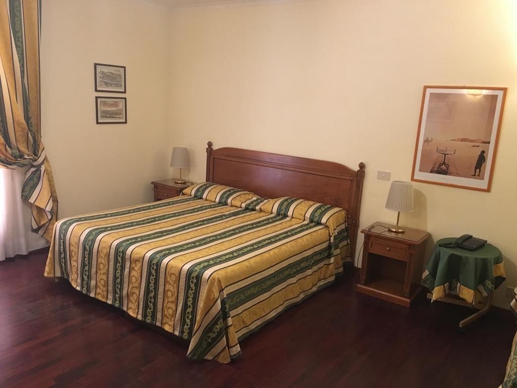 Clarice Hotel Castelnuovo Di Porto Bagian luar foto