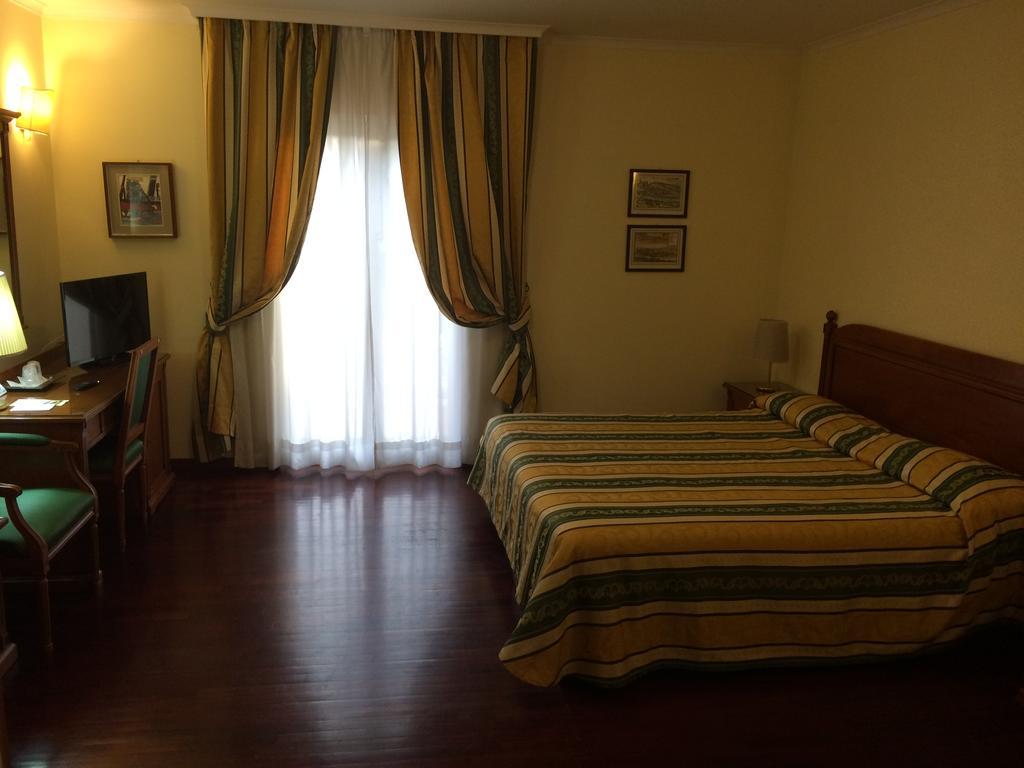 Clarice Hotel Castelnuovo Di Porto Bagian luar foto